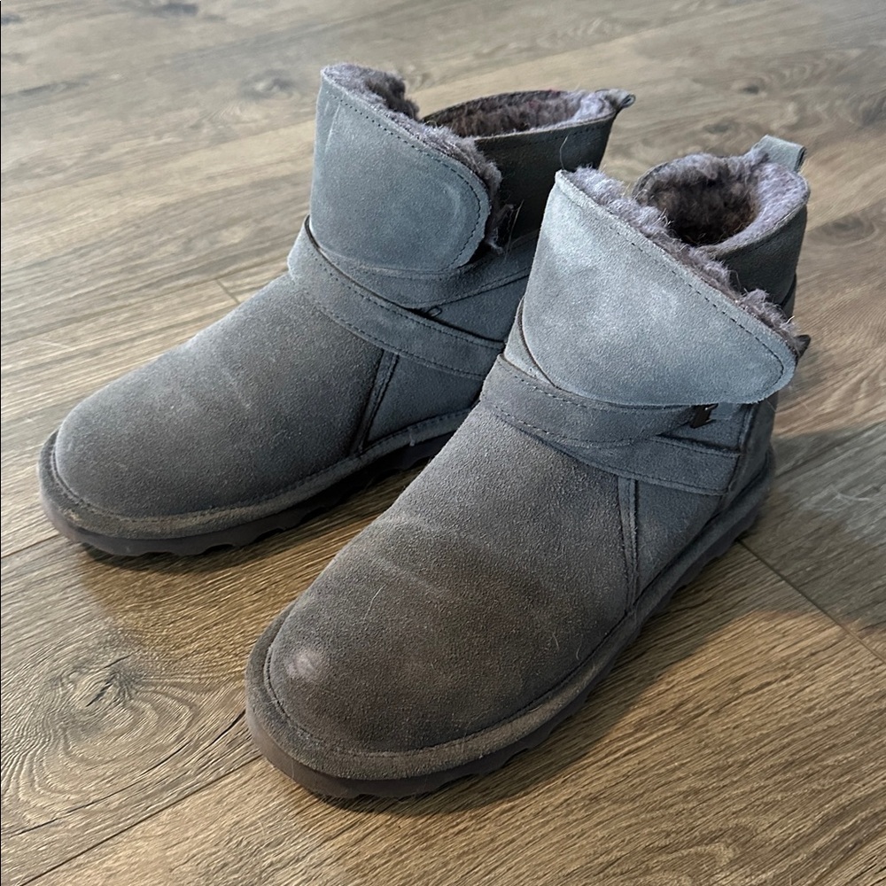 Bearpaw Grey Booties size 9 women’s